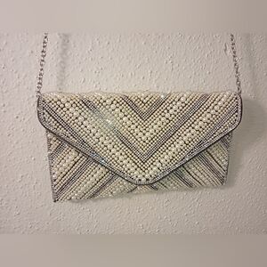 Women's Elegant Chevron Pearl Clutch Black Cream Silver